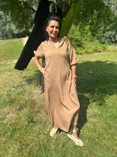 Jurk "Vino" Camel
