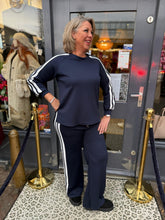 2 delig set “new year” Navy