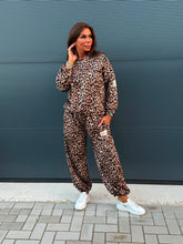 Tweedelig pak “Life” Panterprint kleine maat
