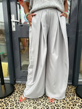 Wide leg pantalon “plooien” Grijs