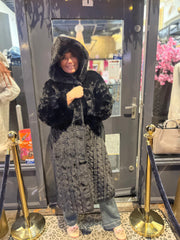 Lange kabel fake fur jas "Capuchon" Zwart