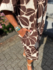 Offshoulder jurkje “Selina” bruin/beige