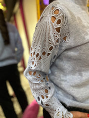 trui kanten mouw "Robyn" lichtblauw