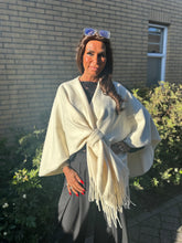 Poncho "Poca" Ecru