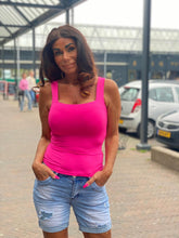 By Swan top mouwloos fuchsia