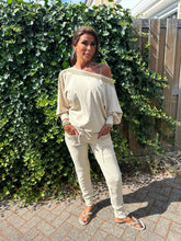 Tweedelig pak "Golden edge" beige