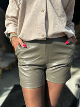 Short Groen