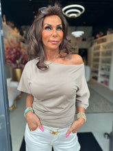 Off shoulder tshirt Taupe