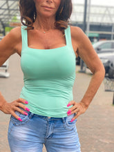 By Swan top mouwloos Groen (Mint)