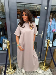 Lange jurk "every size fit" Taupe