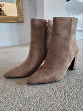 Laarsje suede met hak khaki