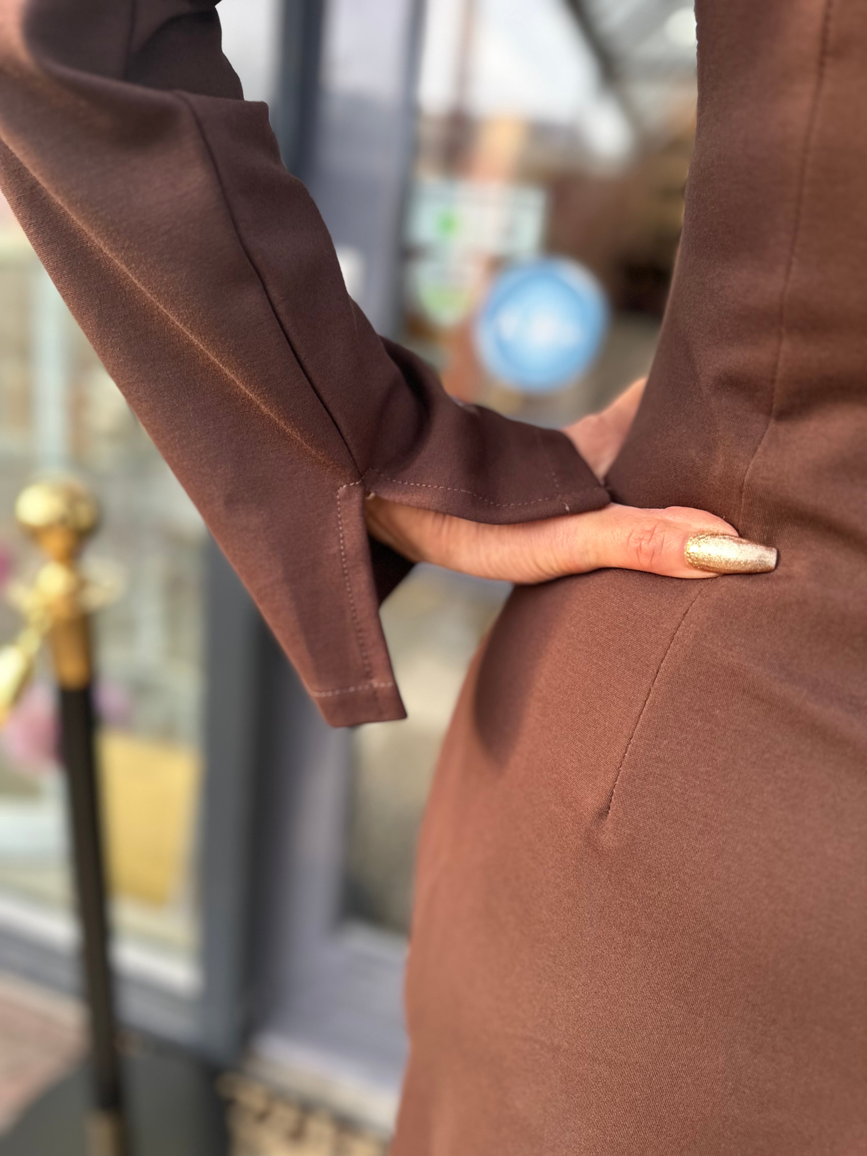 Basic jurkje “Splitmouw” Donkerbruin