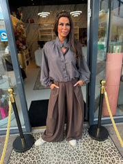 Blouse "geruit " Bruin blauw zachtere stof