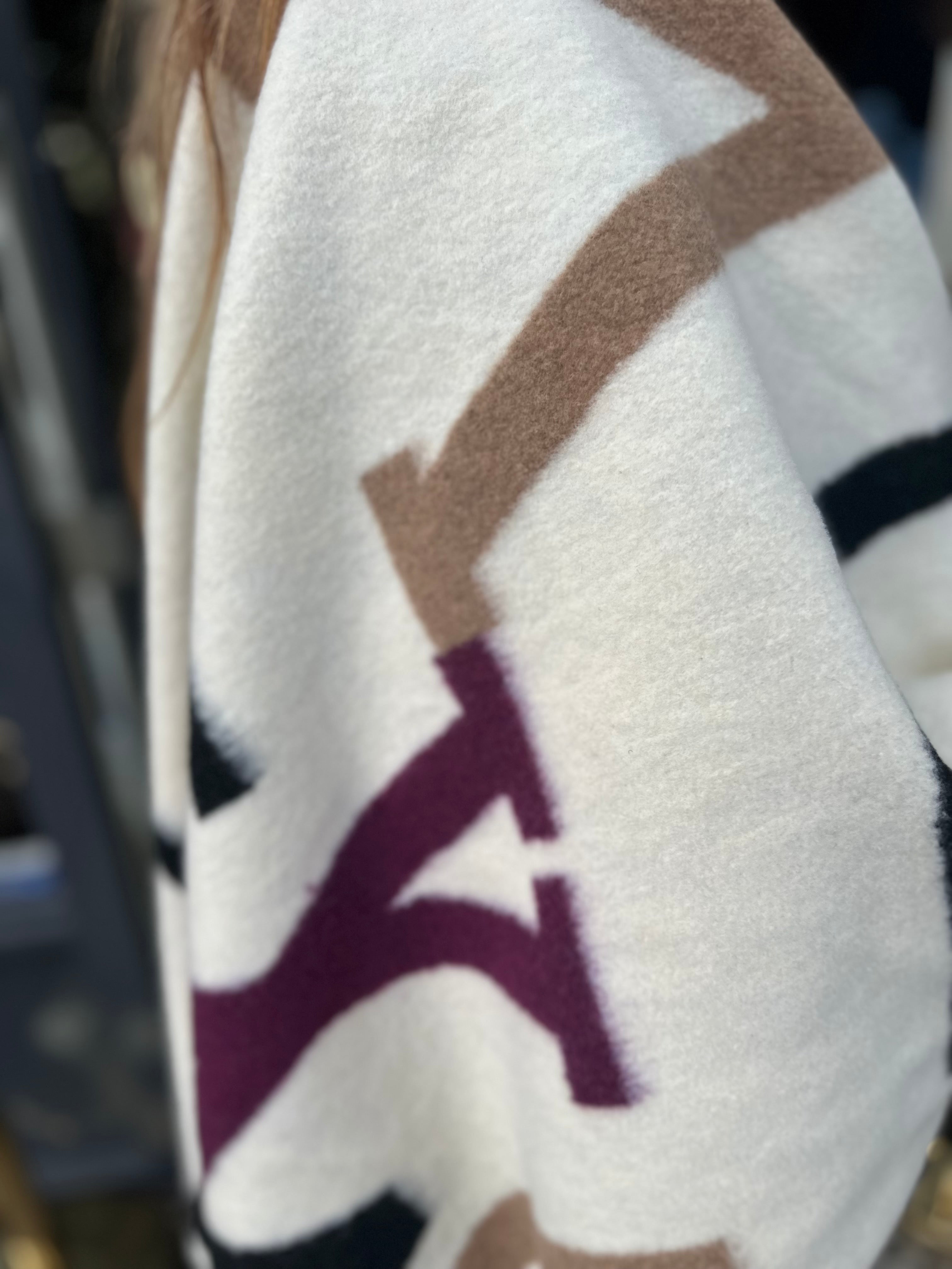 Poncho "Poca" White/stripe
