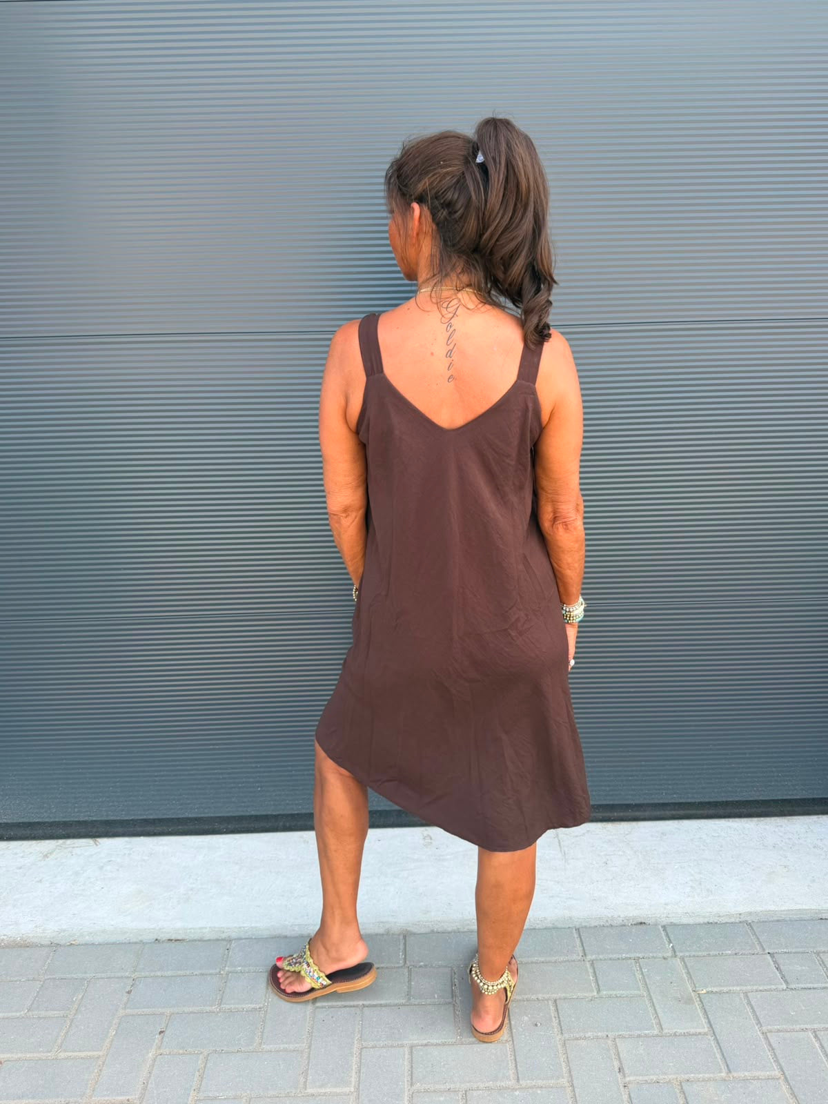 Viscose jurk “Gesp” donkerbruin