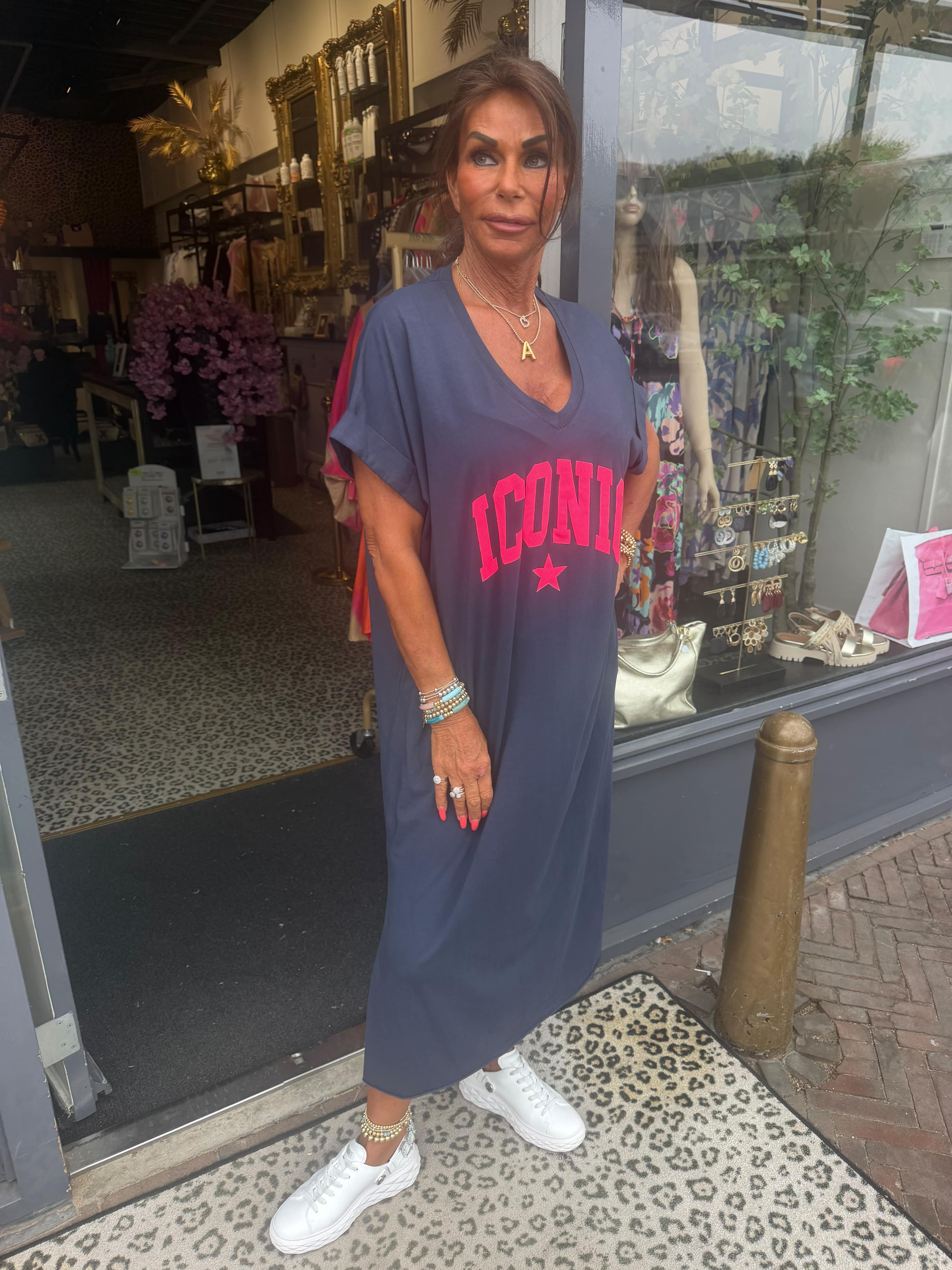 T-shirt jurk “Iconic" Navy