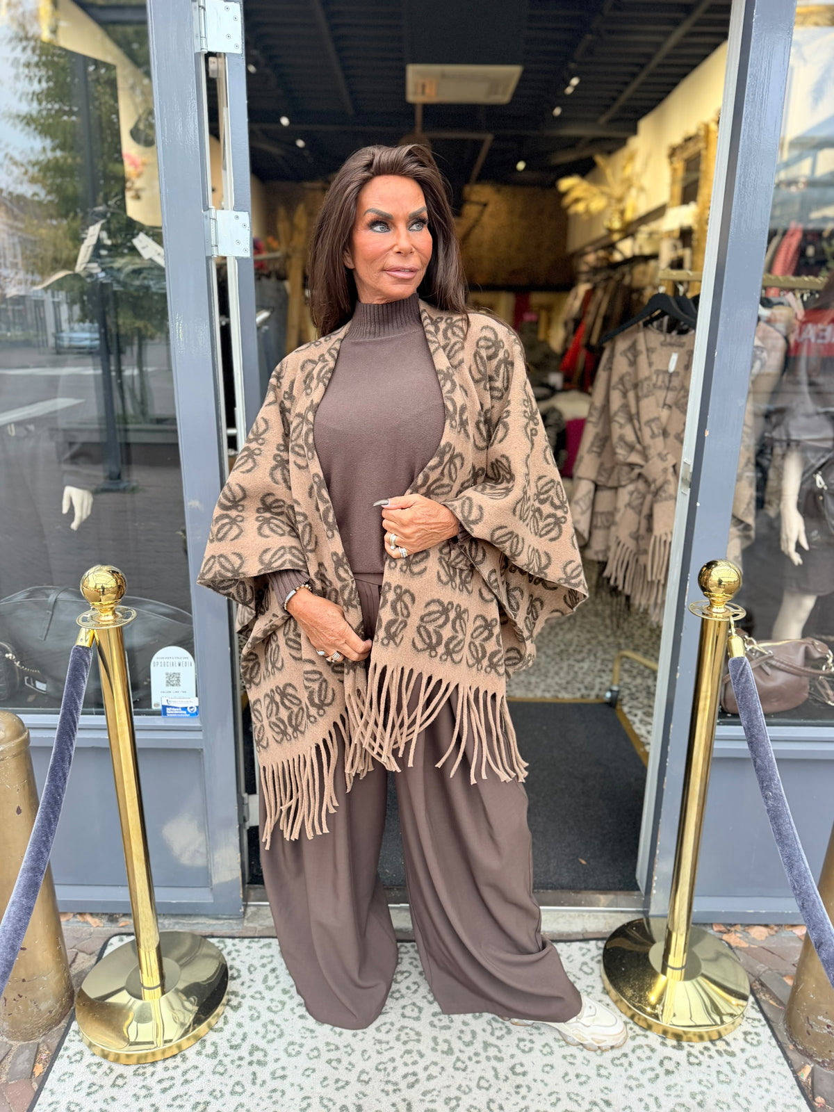 Poncho "Luwe" Camel