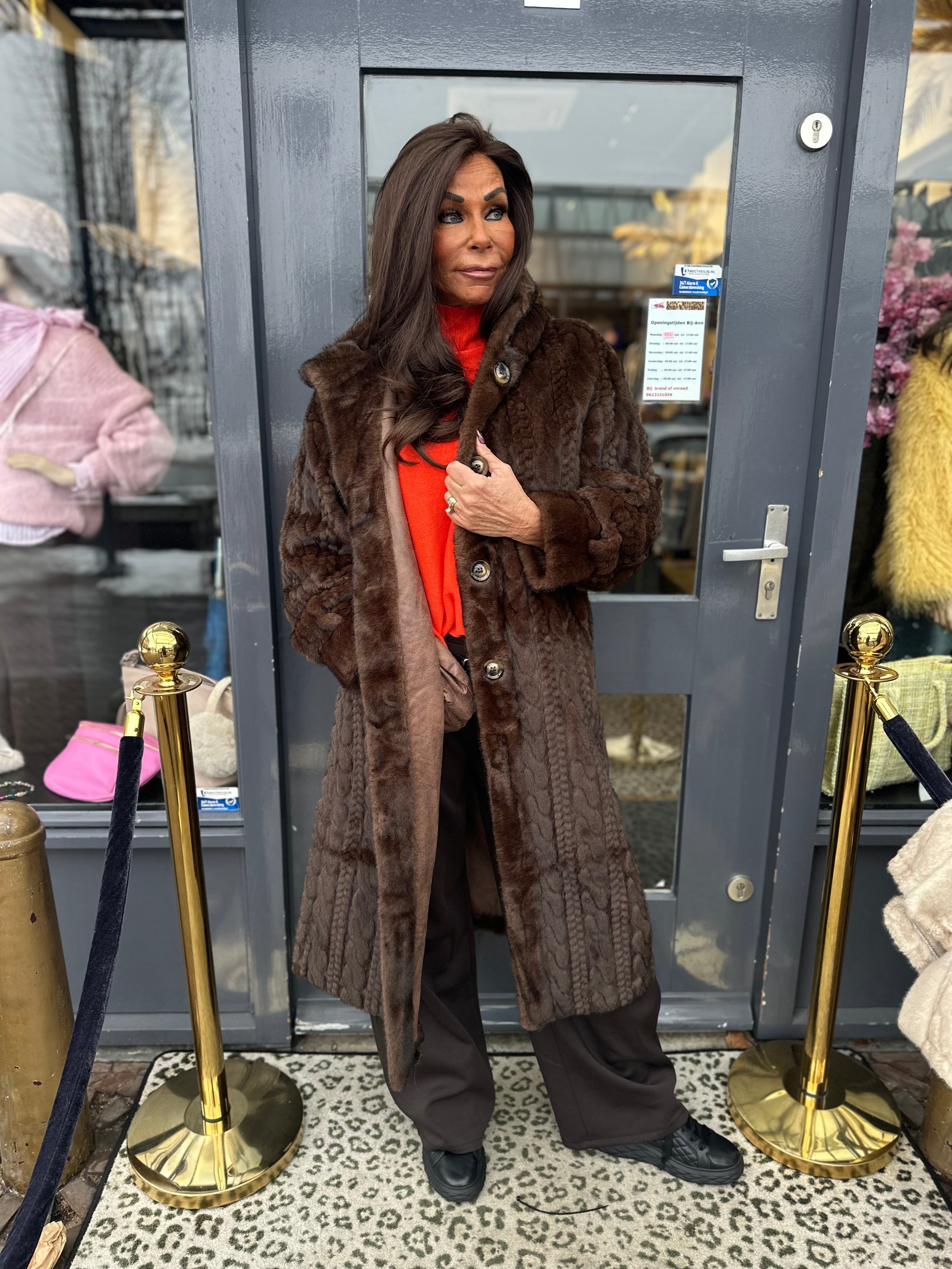 Lange kabel fake fur jas "Capuchon" Donkerbruin