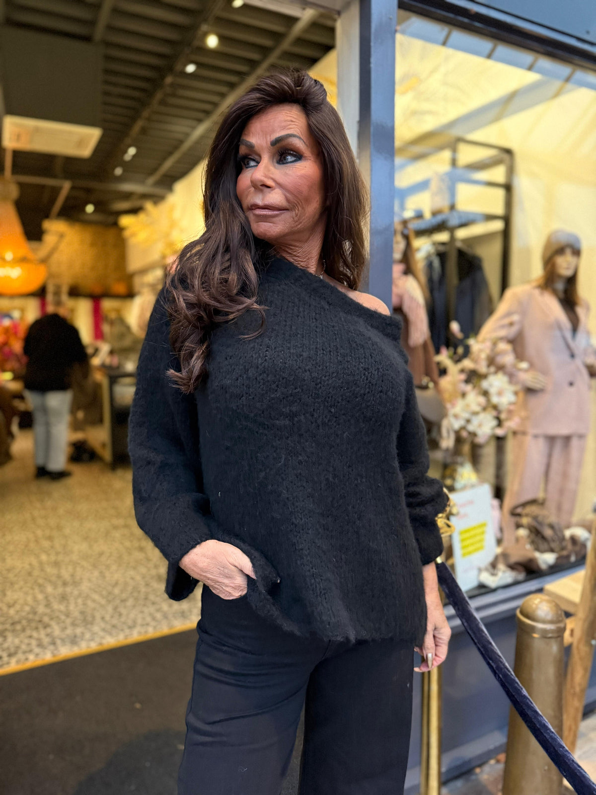 Offshoulder Trui "Knitted" Zwart