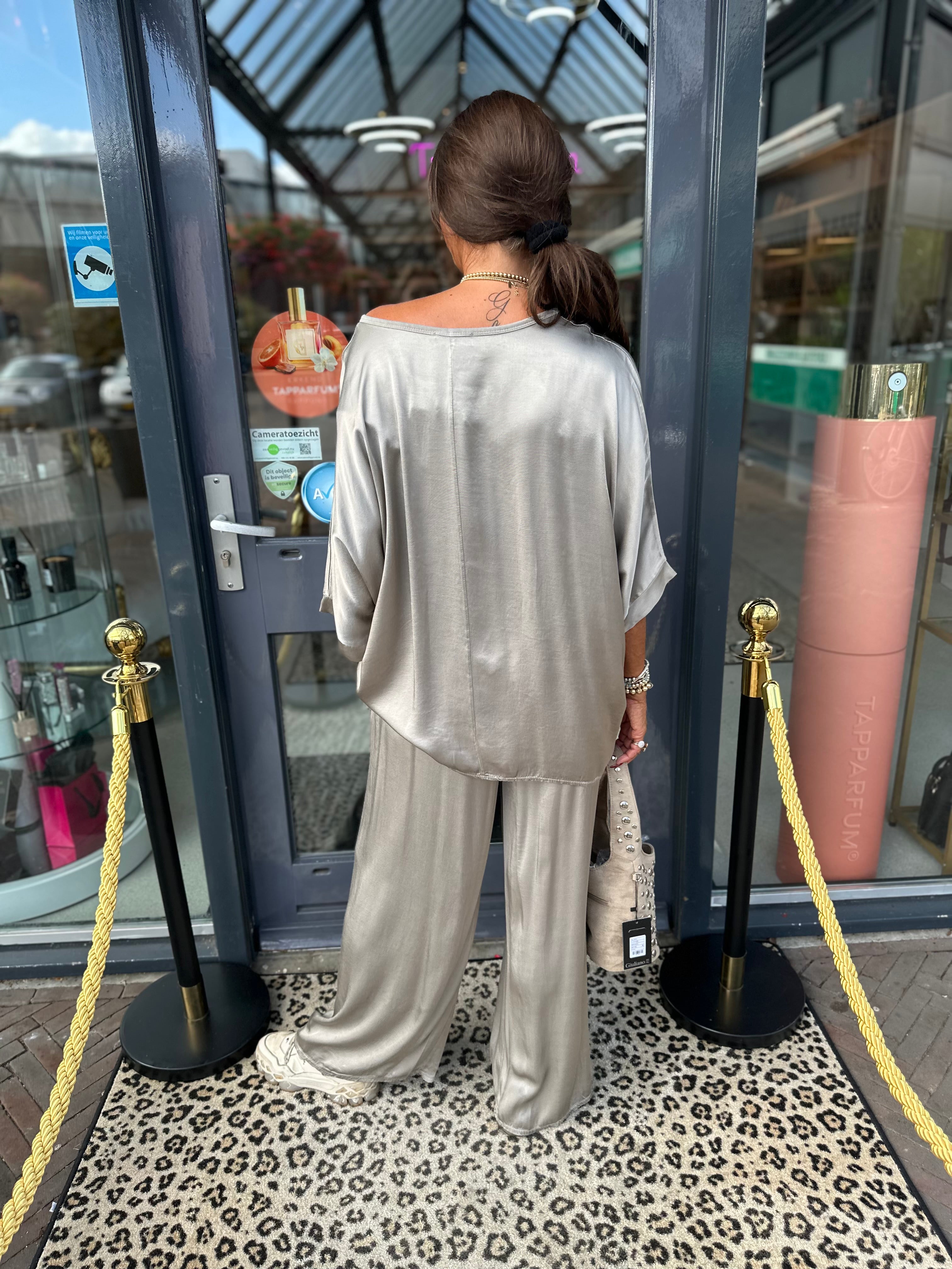 2 delig set zijde "Fits" Taupe
