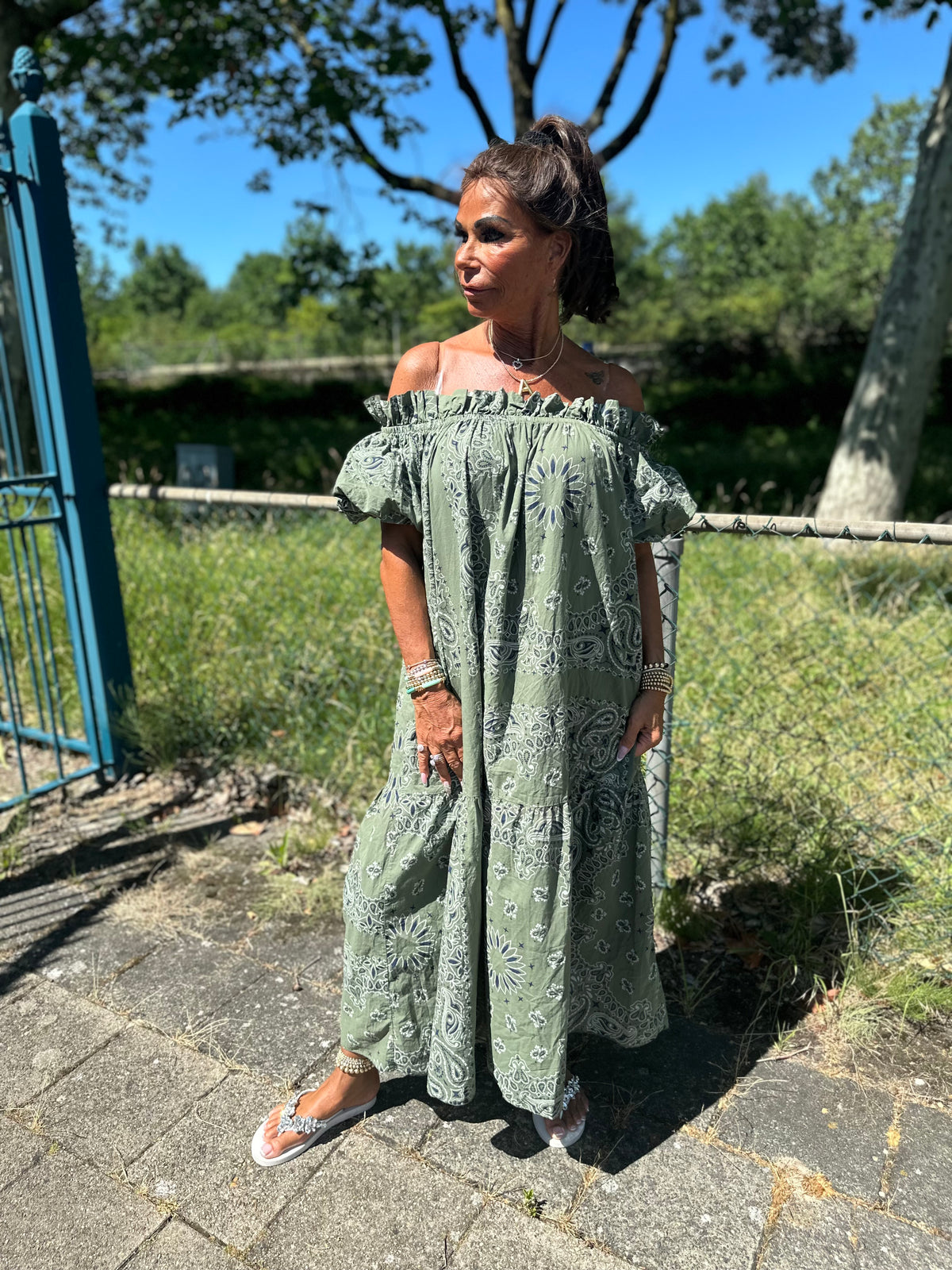 Lange off shoulder jurk "Tapas" Legergroen