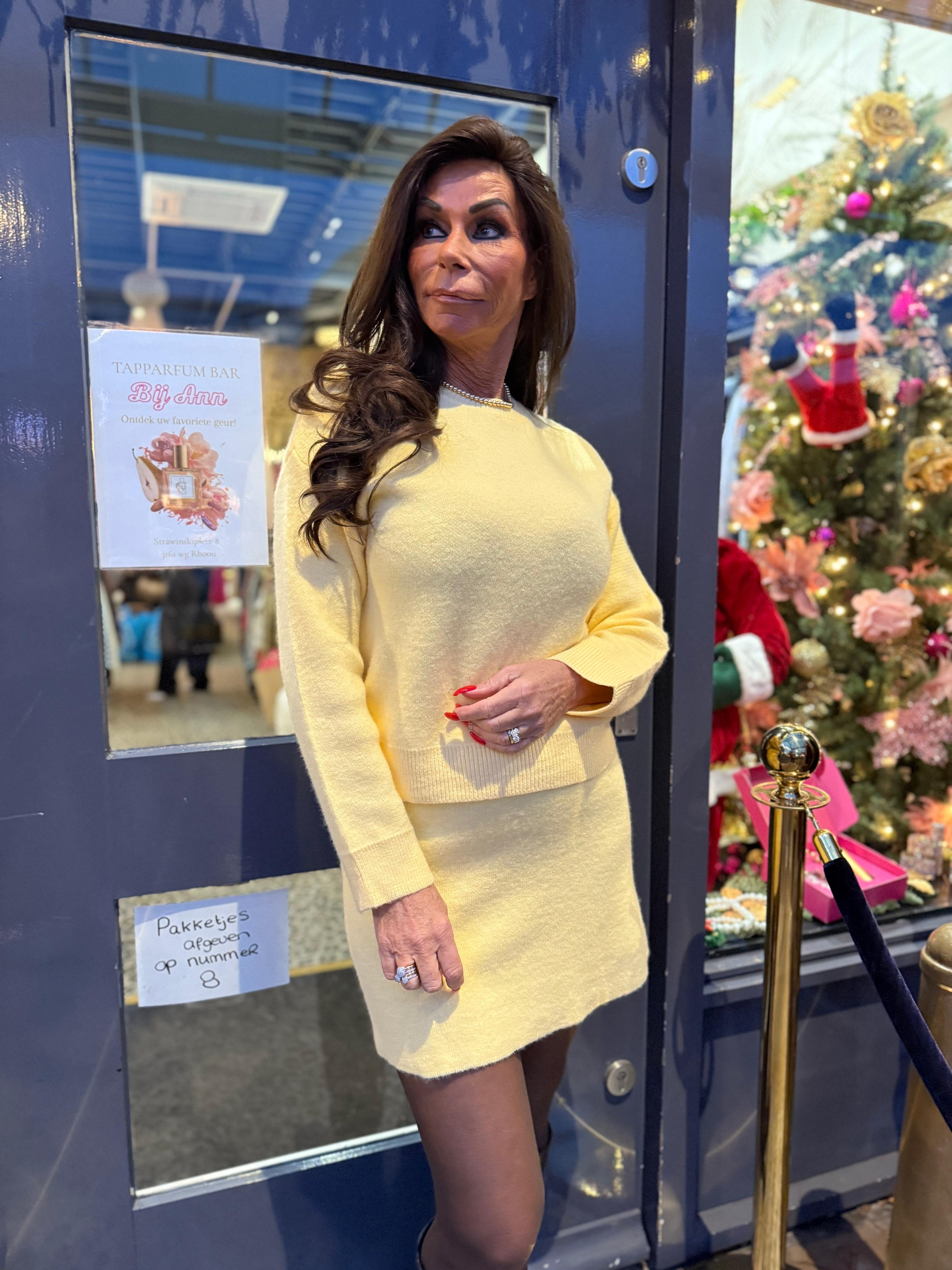 2 delig set “korte rok” Geel