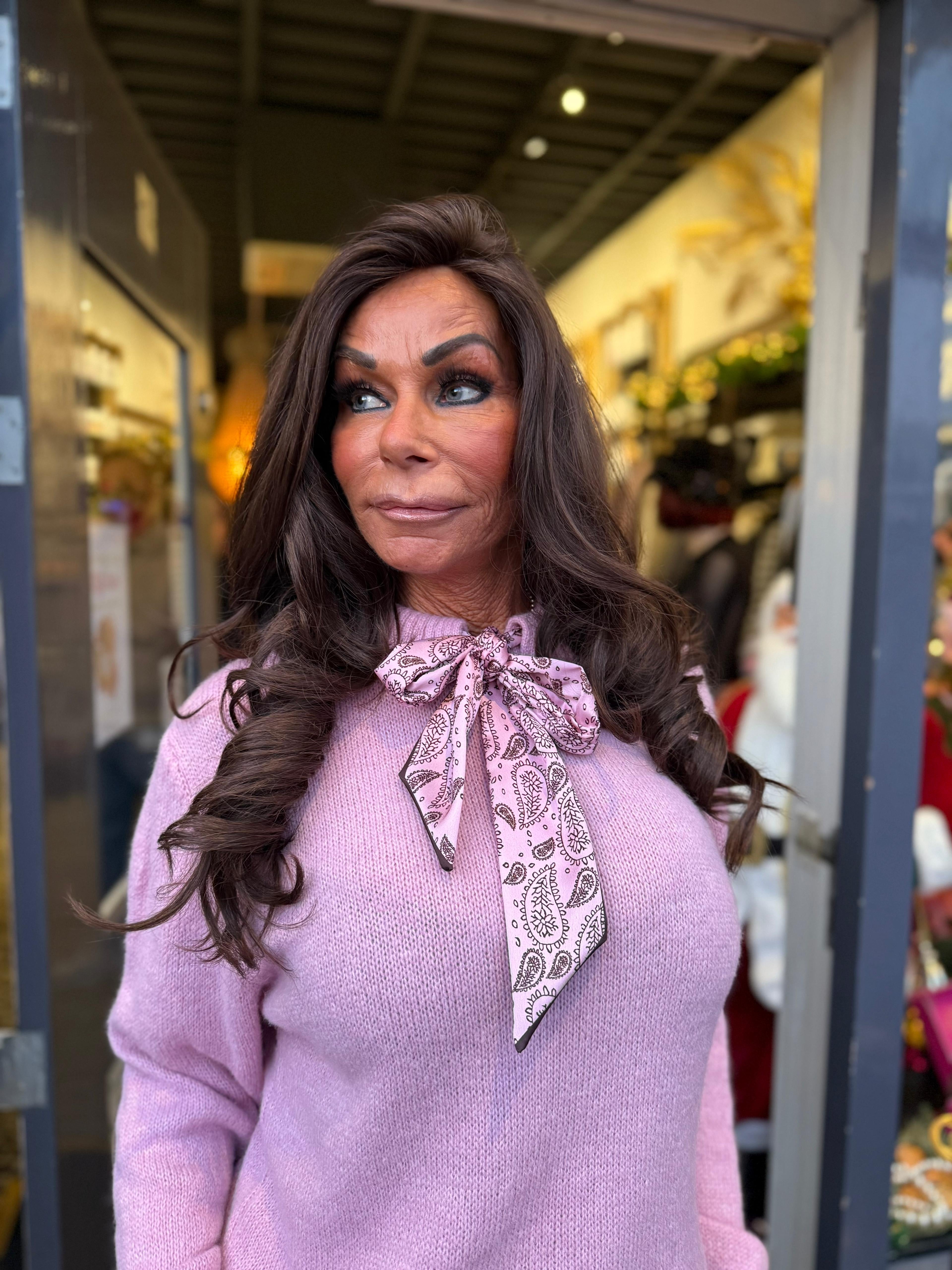 Trui met sjaal barok roze