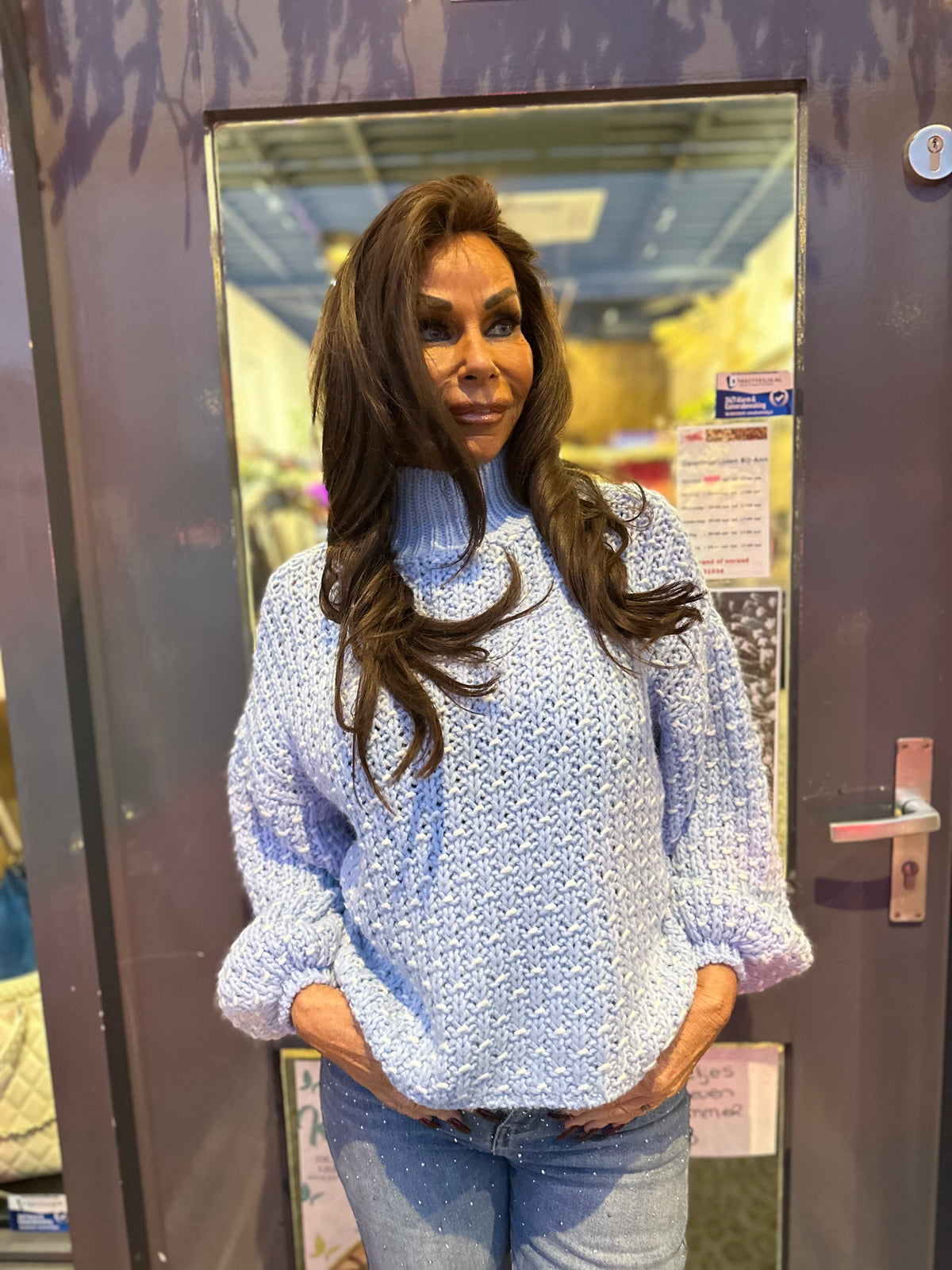 Gebreide trui “Colour” met col licht blauw