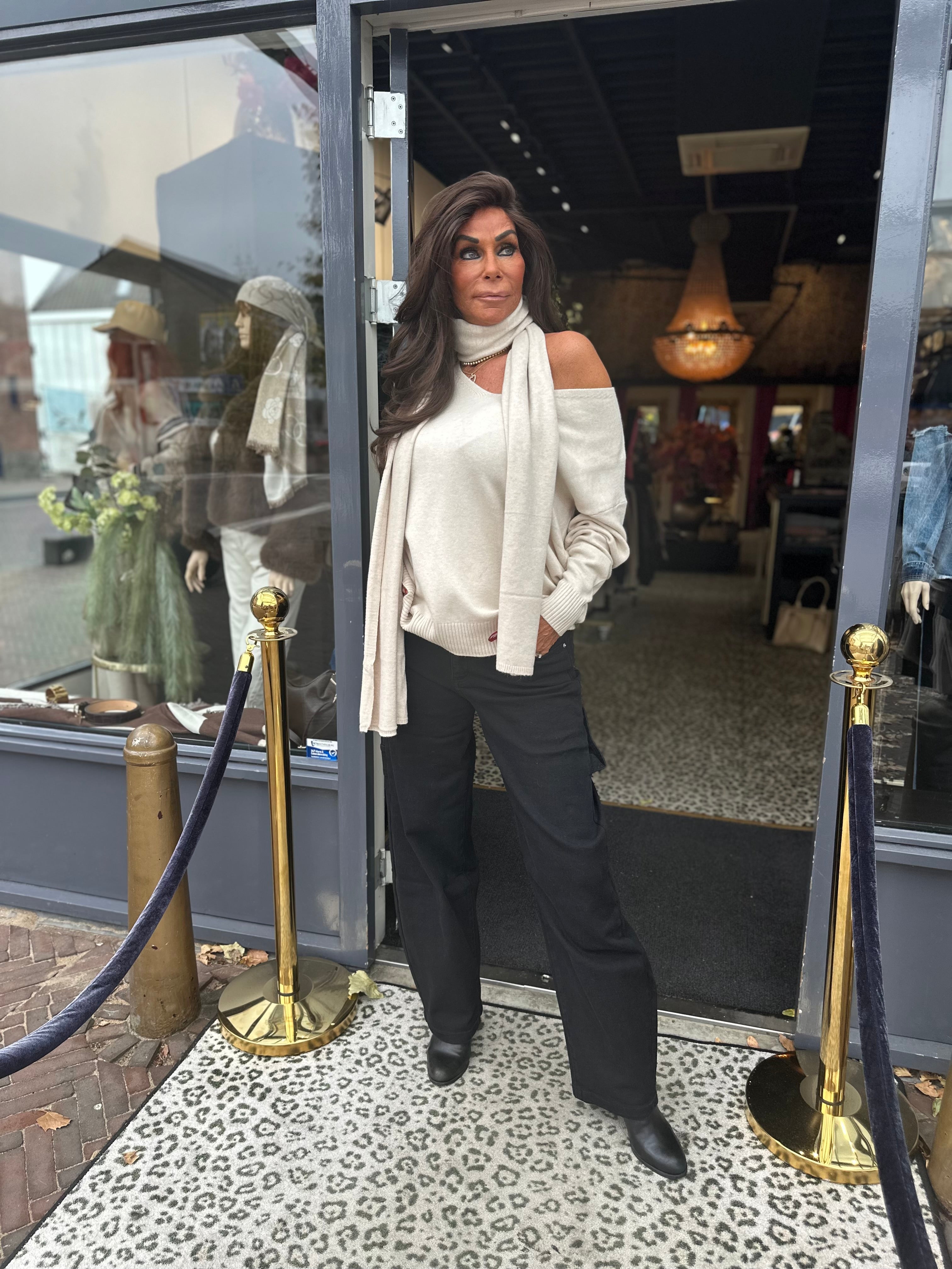 Trui V-Hals wijd met Sjaal Beige