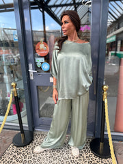 2 delig set zijde "Fits" legergroen