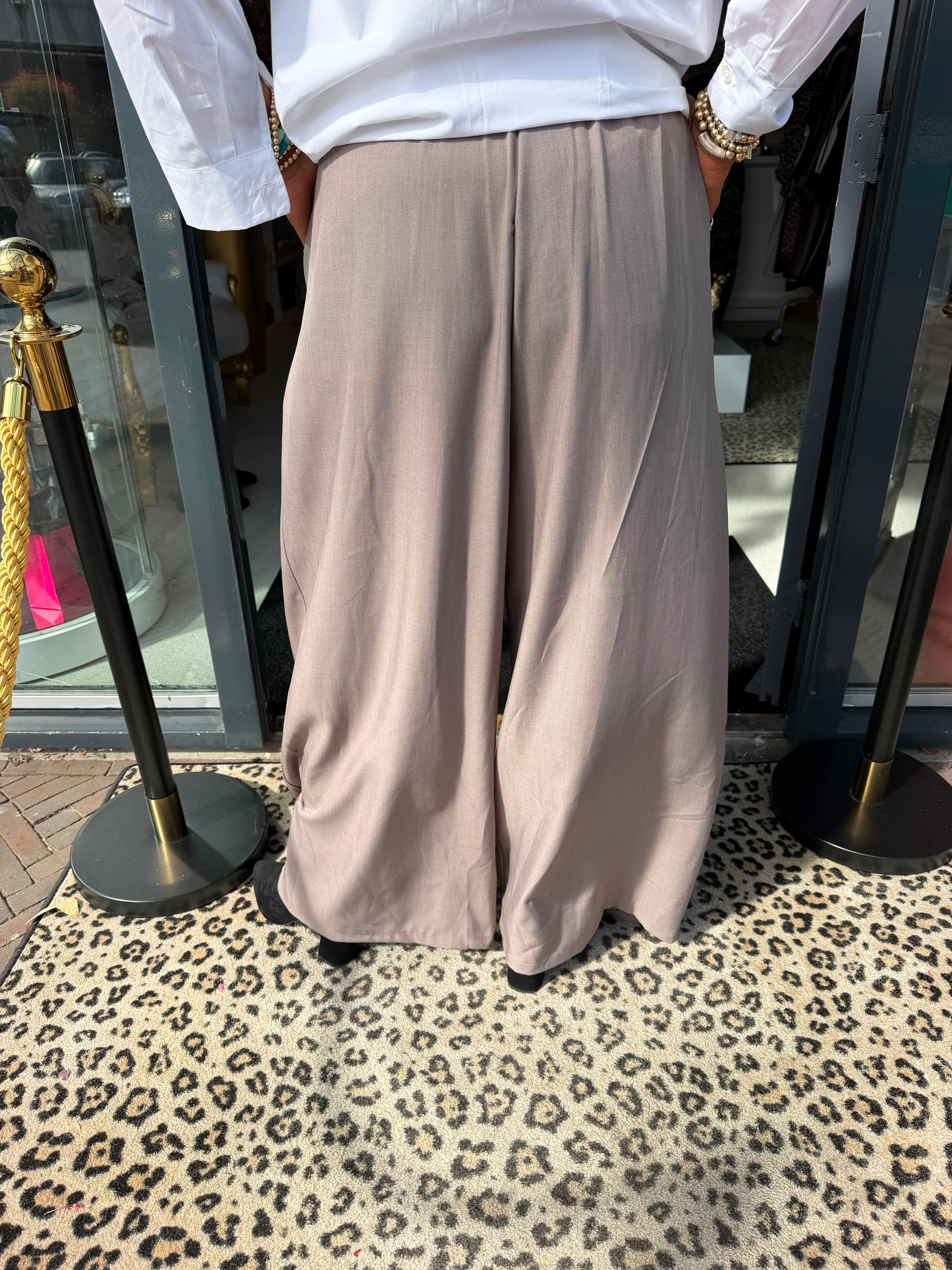 Wijde broek "Mies" taupe