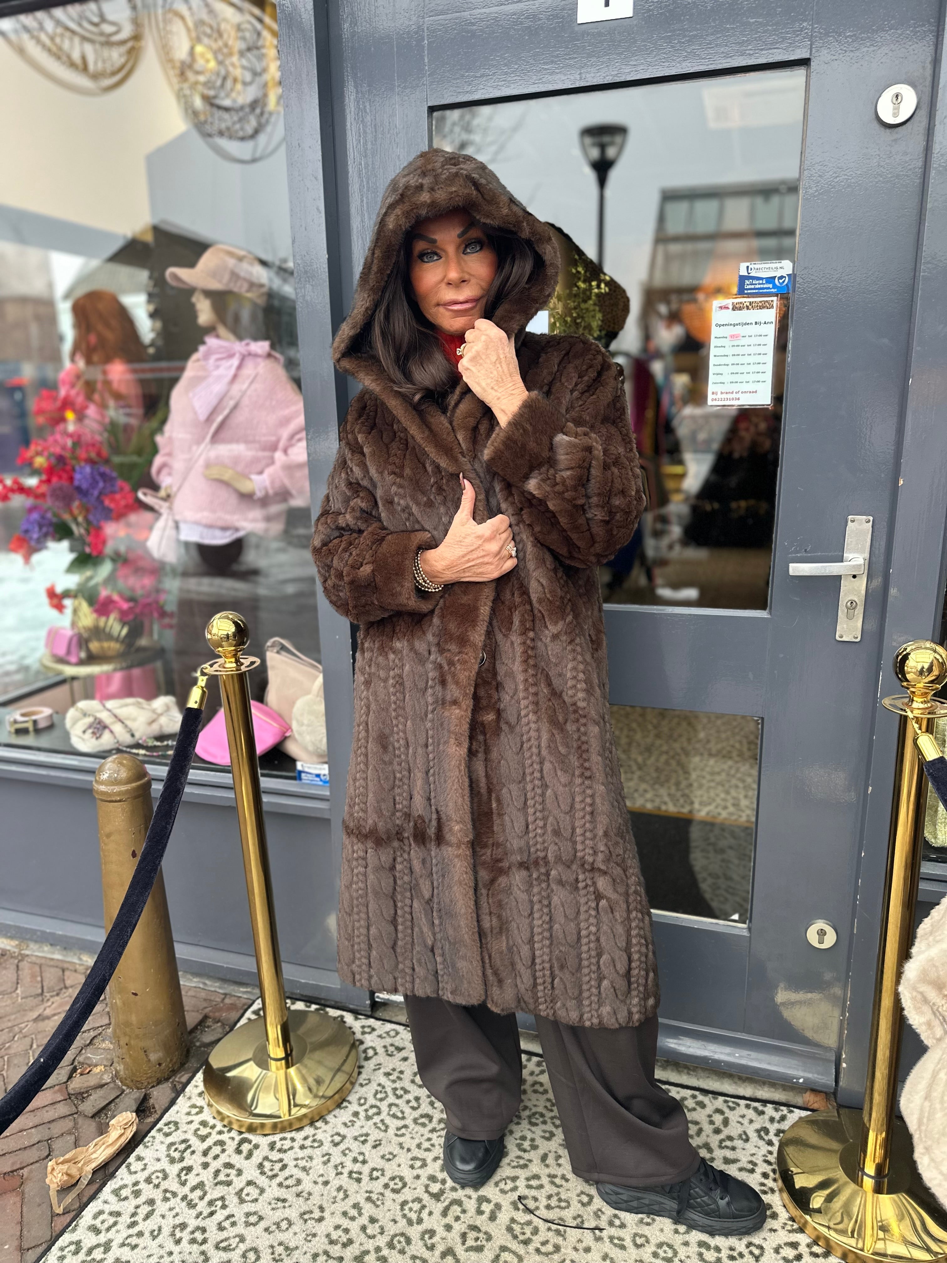 Lange kabel fake fur jas "Capuchon" Donkerbruin