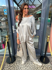 2 delig set zijde "Fits" Taupe
