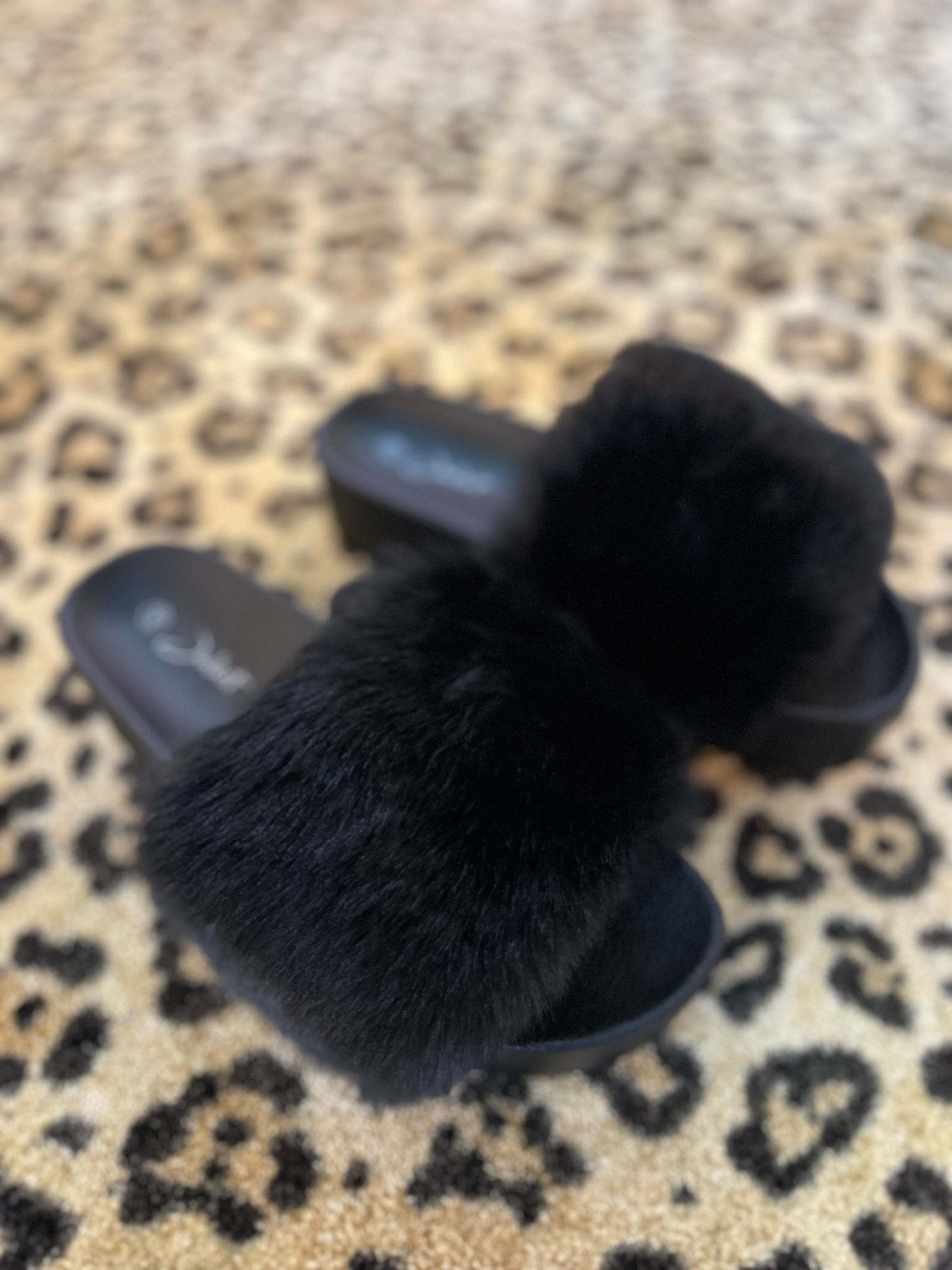 fake fur slippers "Annie" Zwart