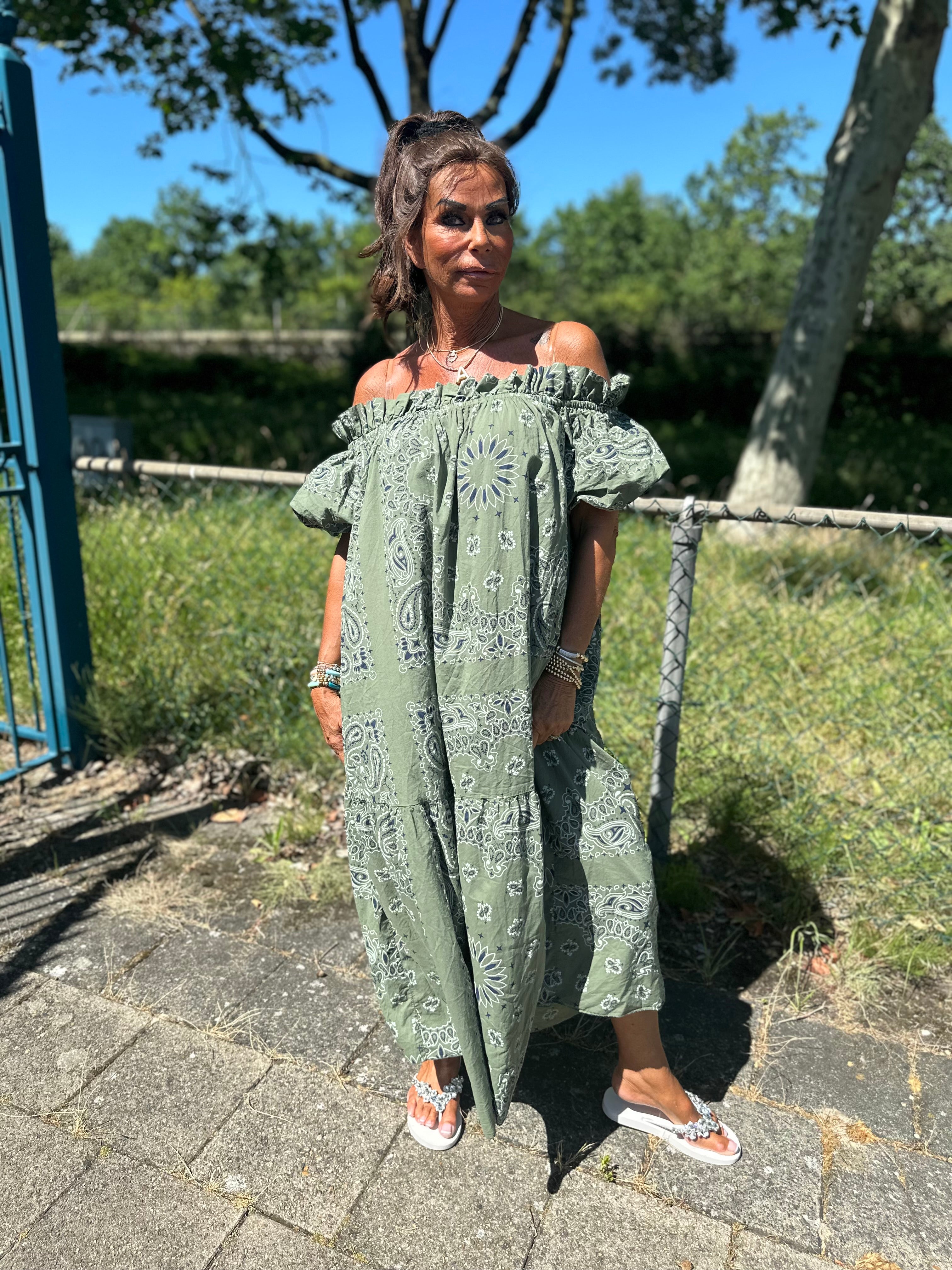 Lange off shoulder jurk "Tapas" Legergroen