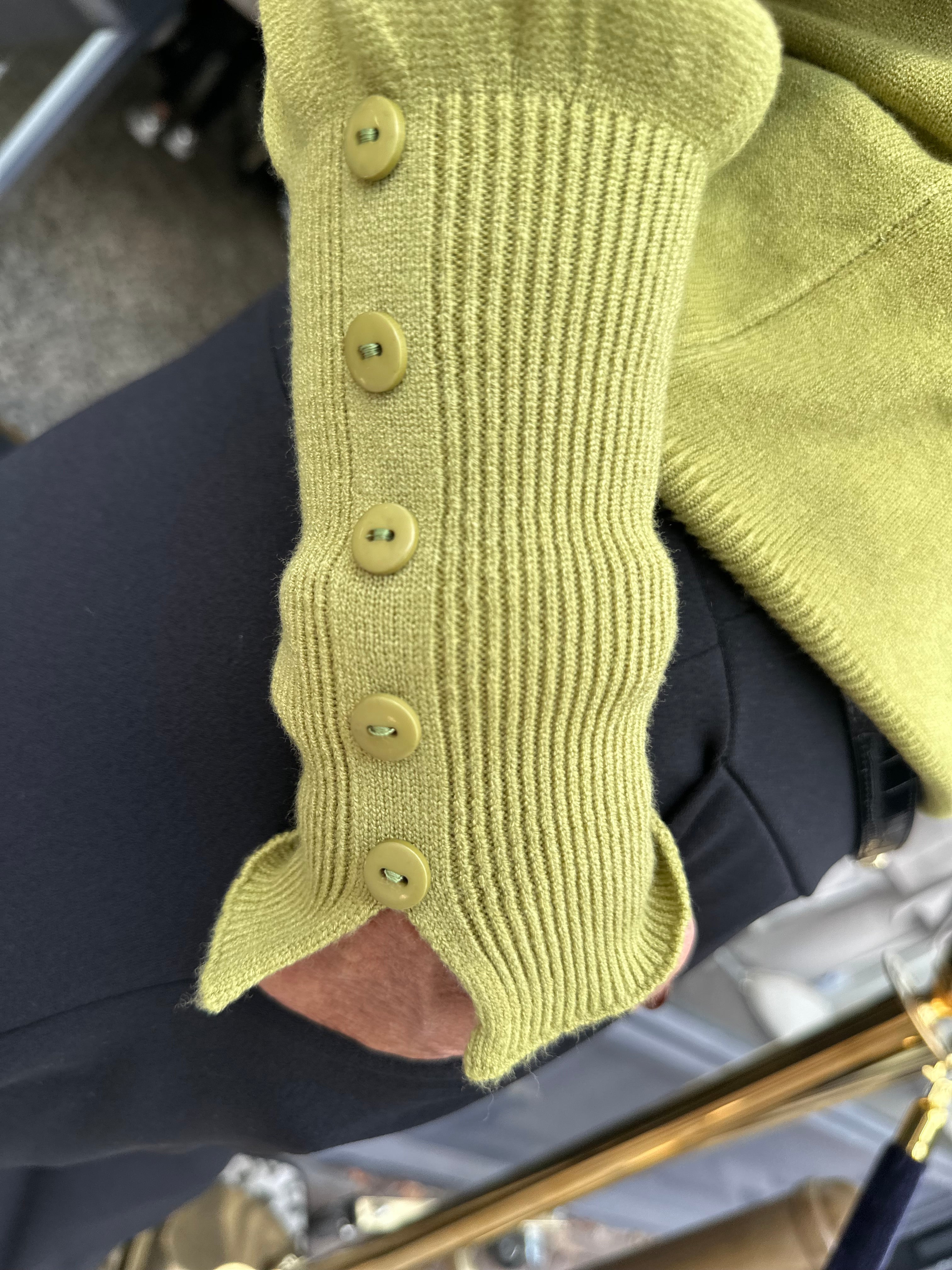 Lange mouwen top "Buttons" Appelgroen
