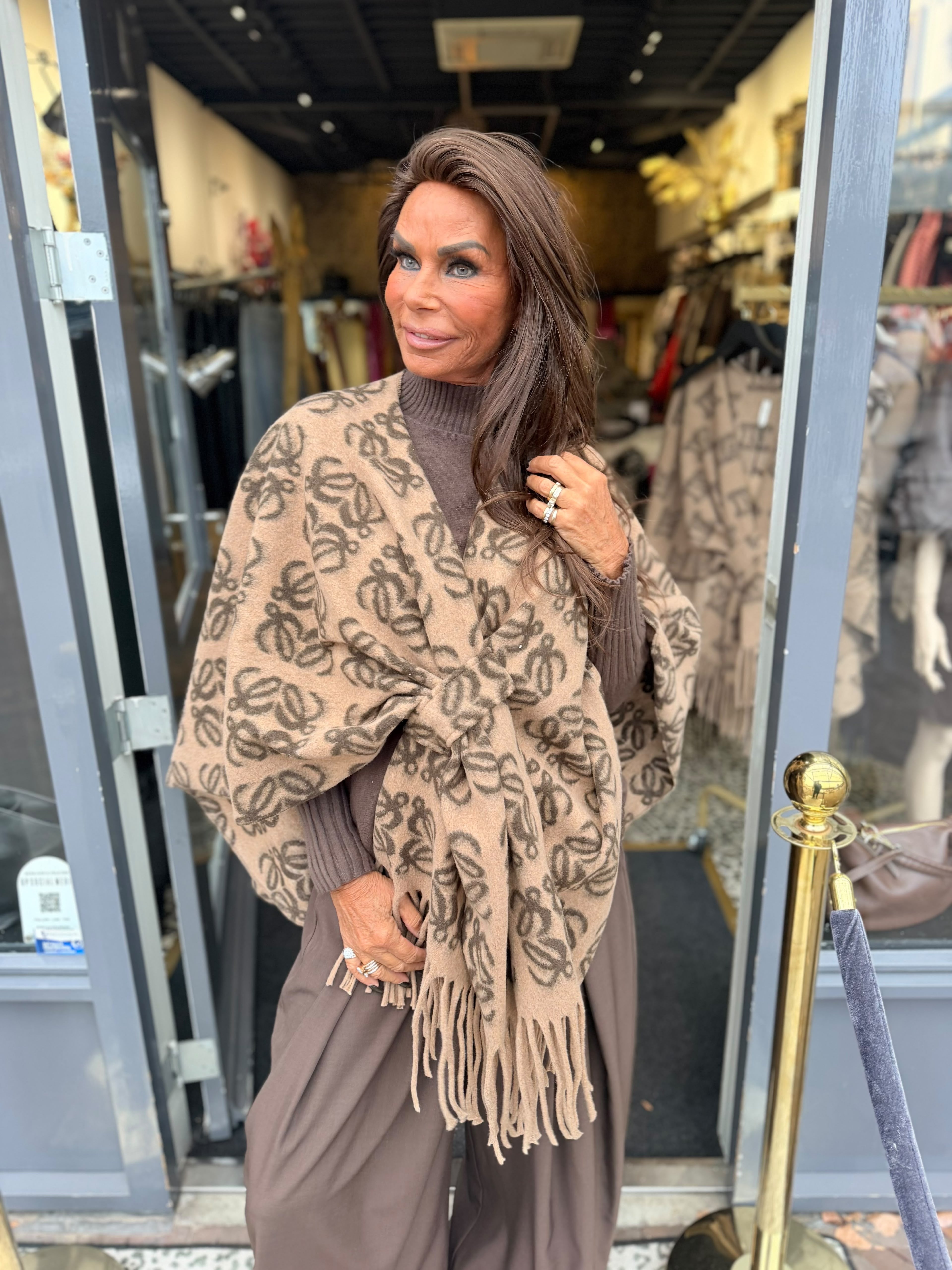 Poncho "Luwe" Camel