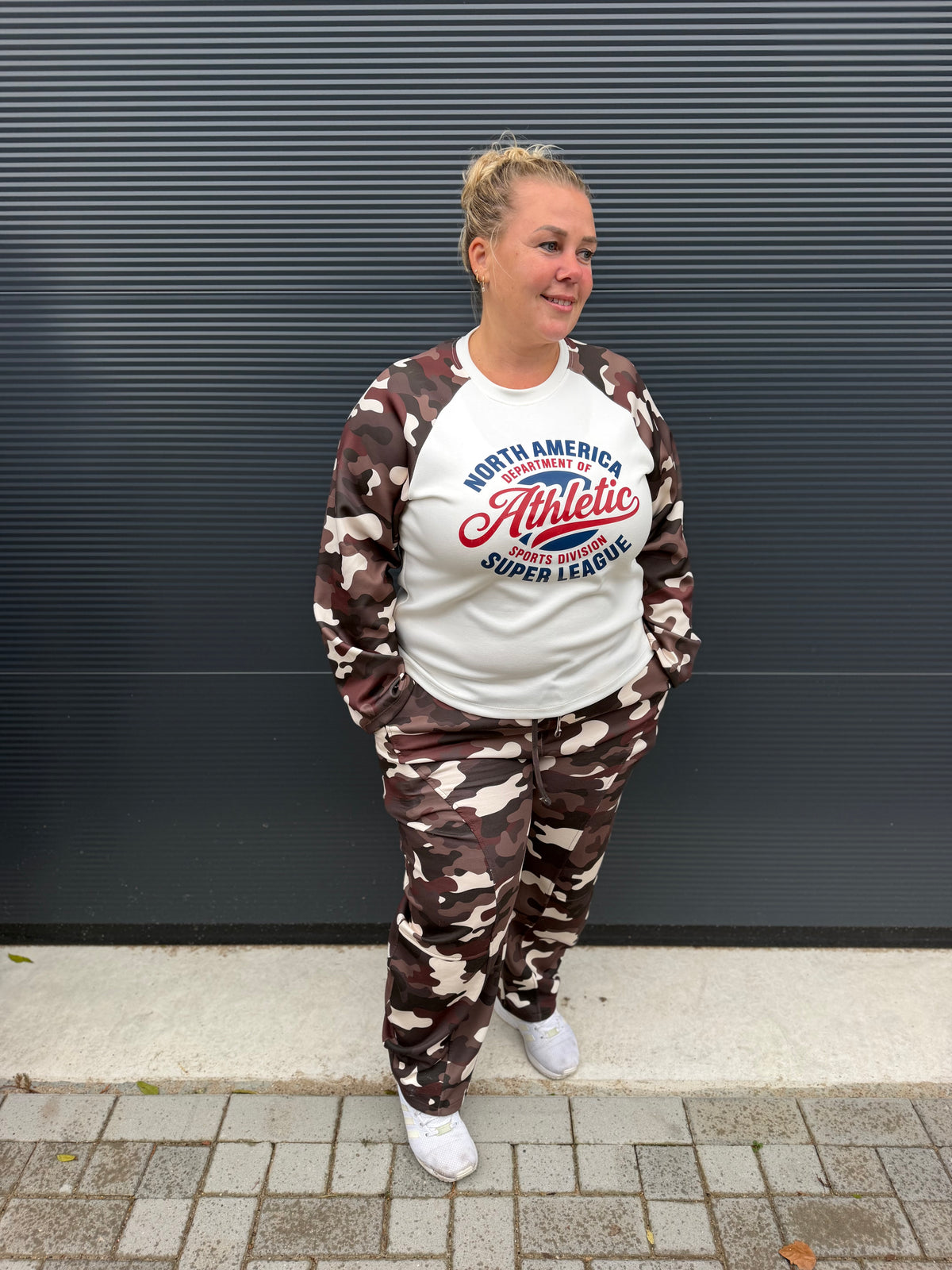 2 delig comfyset athletics bruin t/m 1.70cm