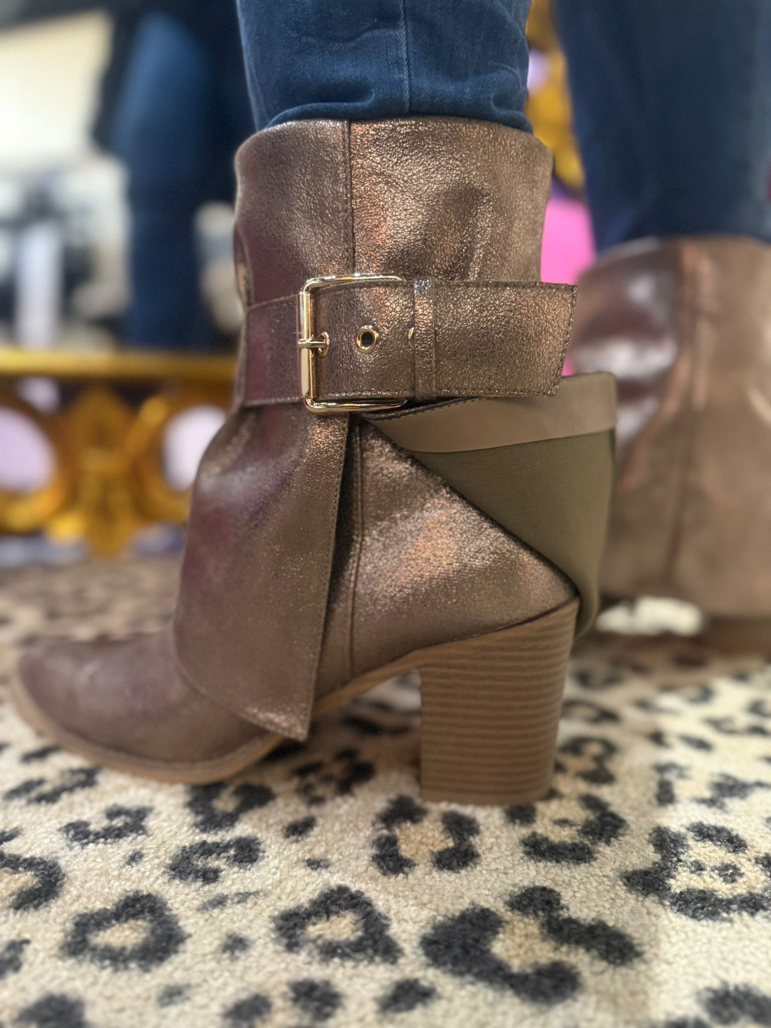Laars metallic gold
