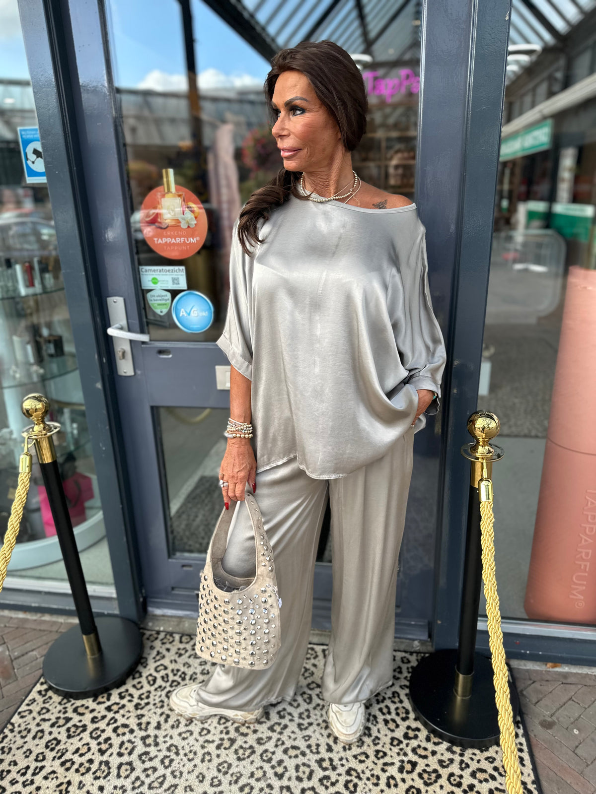 2 delig set zijde "Fits" Taupe