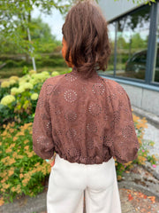 Suedine jasje broderie donkerbruin