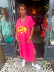 T-shirt jurk “Iconic" Fel roze