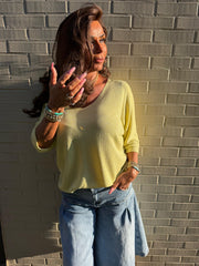 Truitje glitter v-hals geel