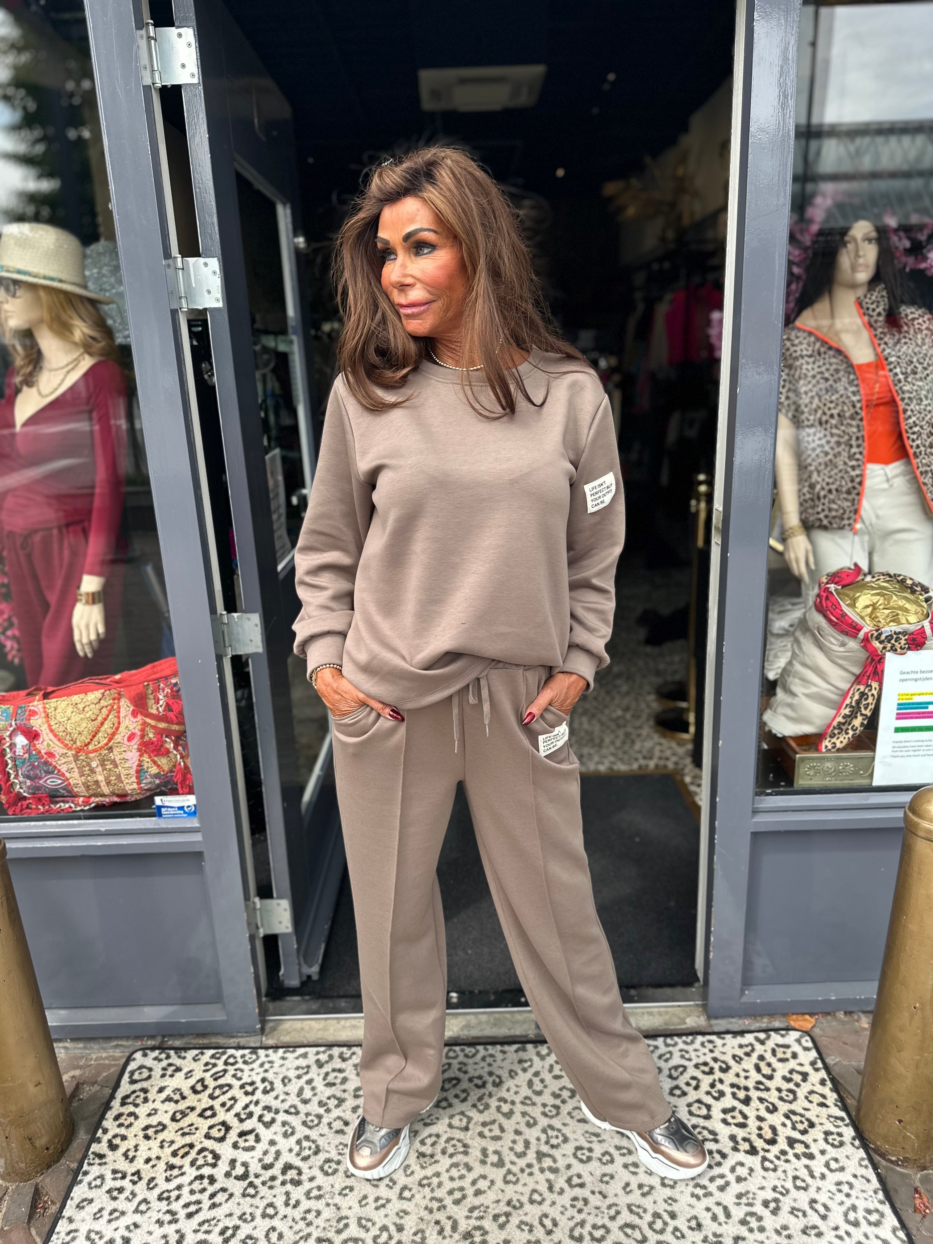 Life isn't perfect set lange mouw "Taupe"