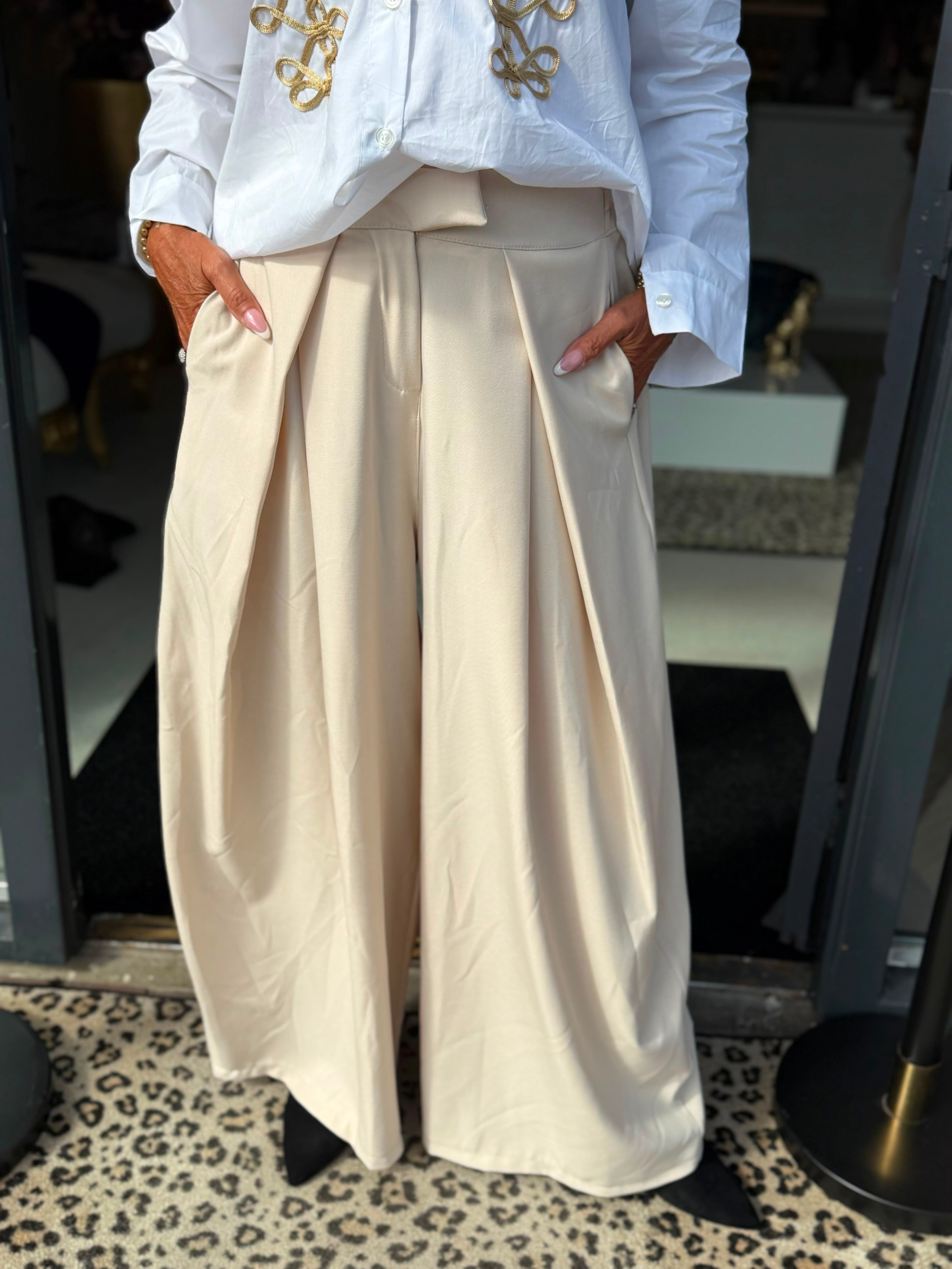 Wijde broek "Mies" beige