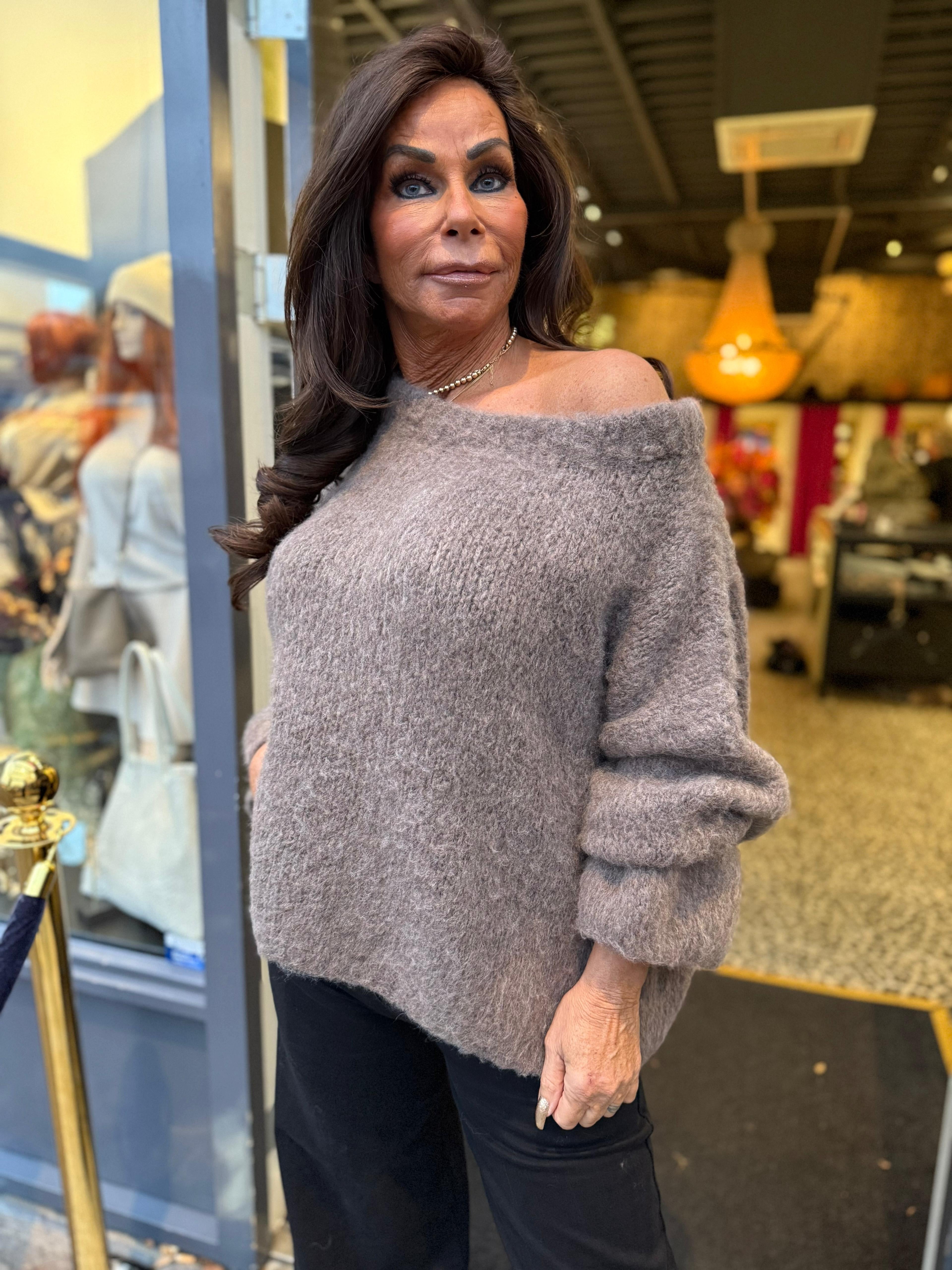 Offshoulder Trui "Knitted" Taupe