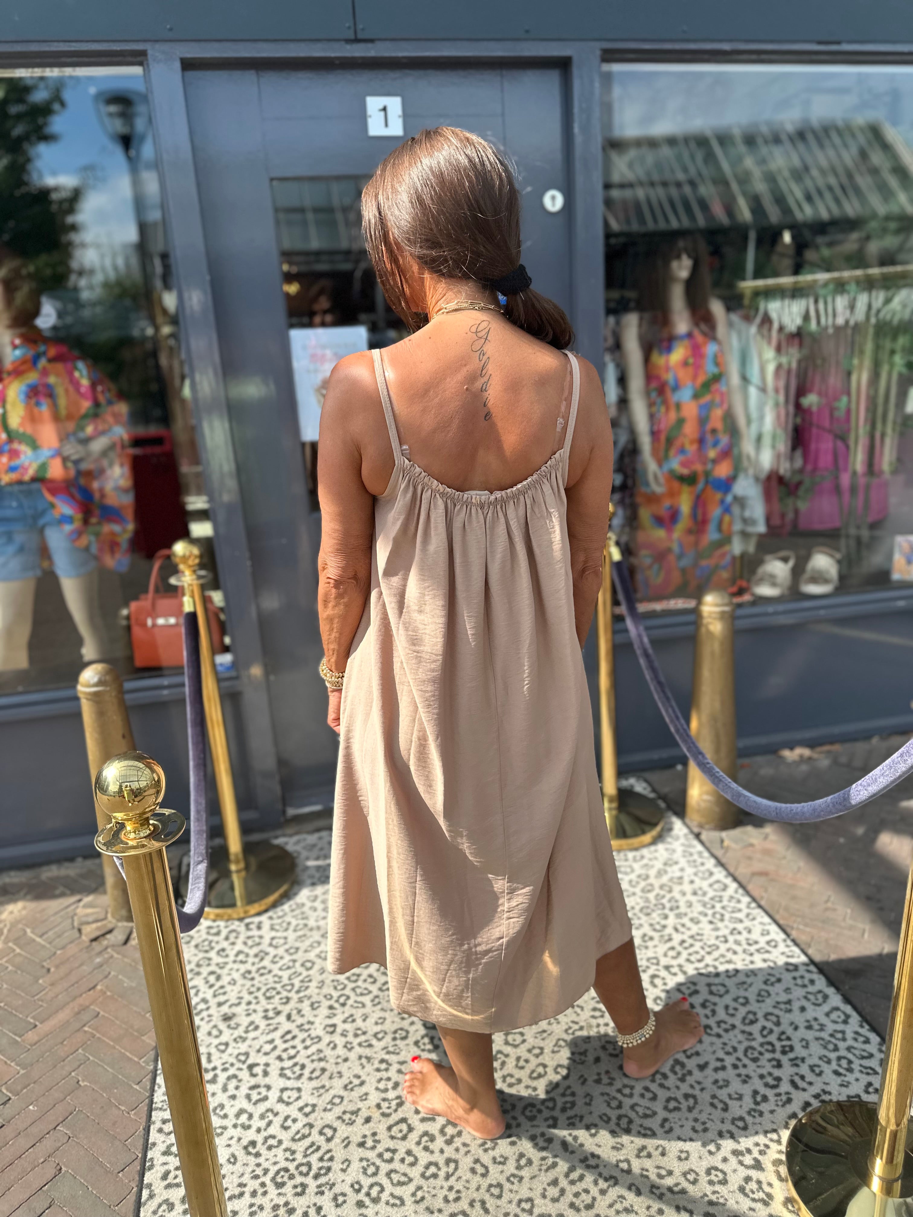 Kort Viscose jurkje "Tess" beige