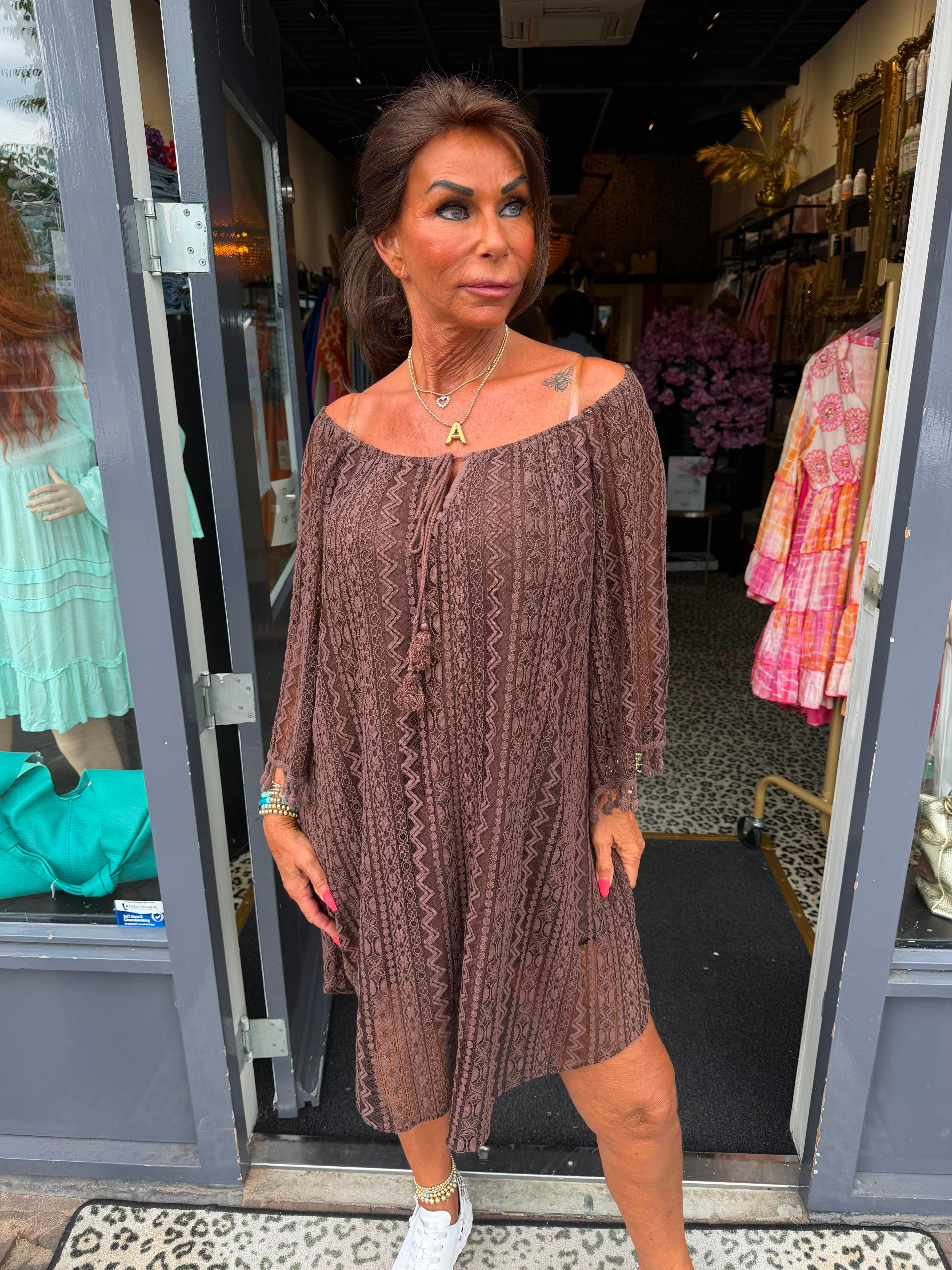 Jurkje off shoulder "Lace" donkerbruin