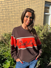 Trui "Cest la vie" donkerbruin