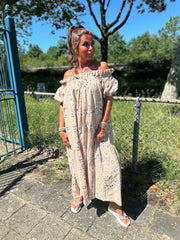 Lange off shoulder jurk "Tapas" Beige